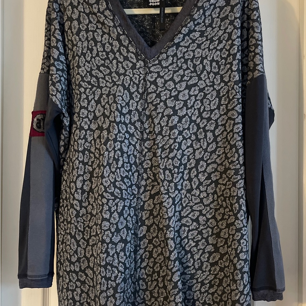 Annie Thompson Gray Leopard Print V-Neck Long Sleeve Sweater Dress
